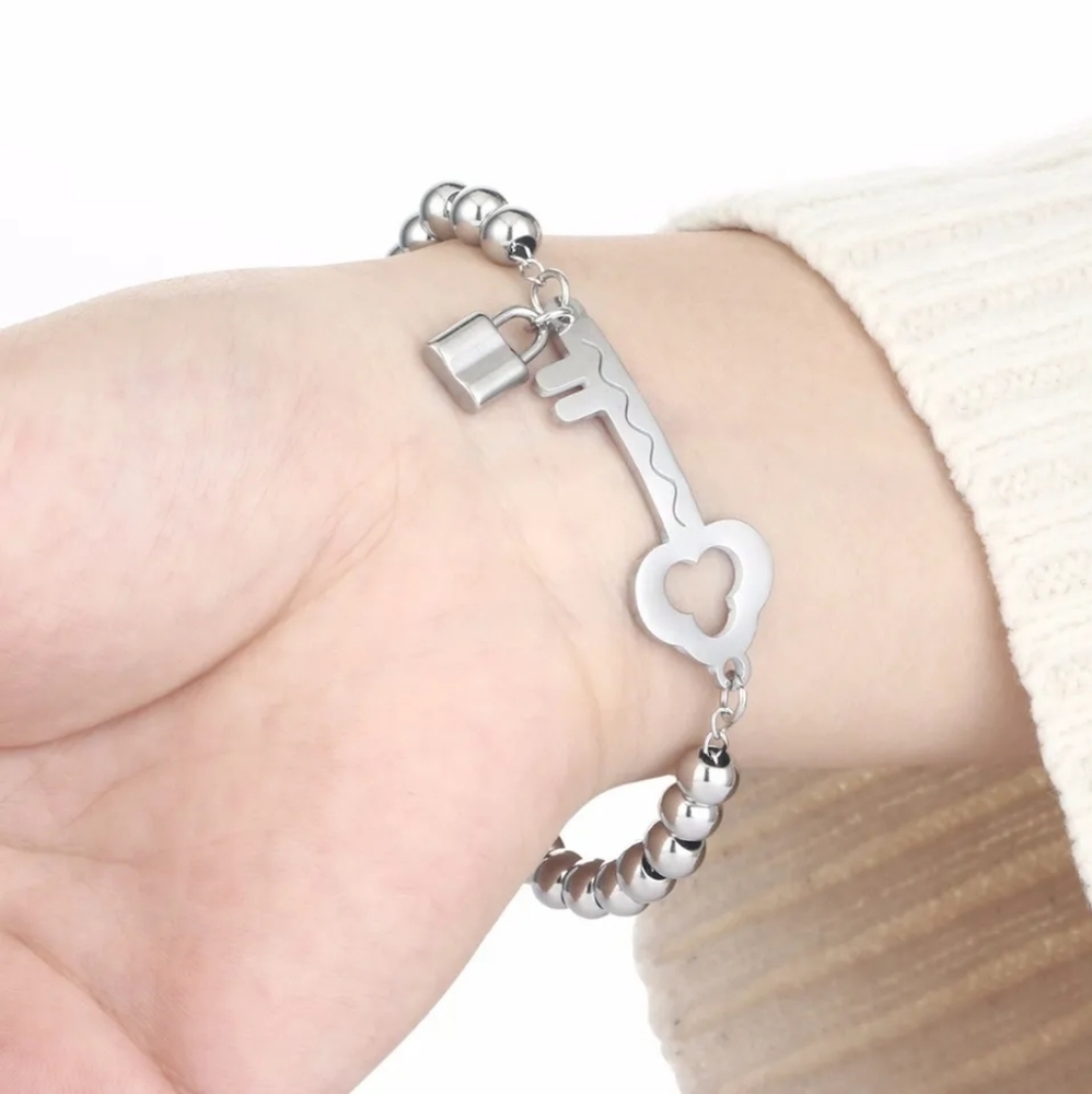Key Lock & Bead Bracelet - Picture 1 of 4